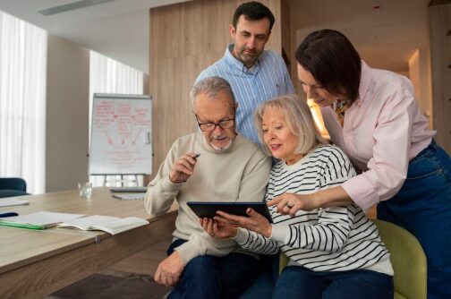 balancing-work-and-caregiving:-a-guide-for-families-of-seniors